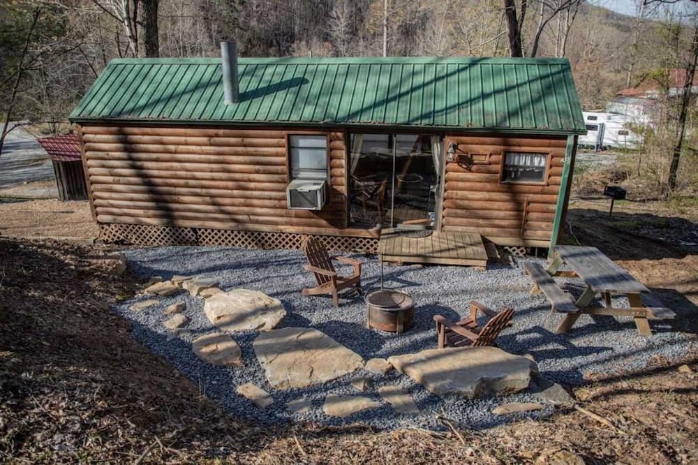 Photo of Outdoor in Saluda