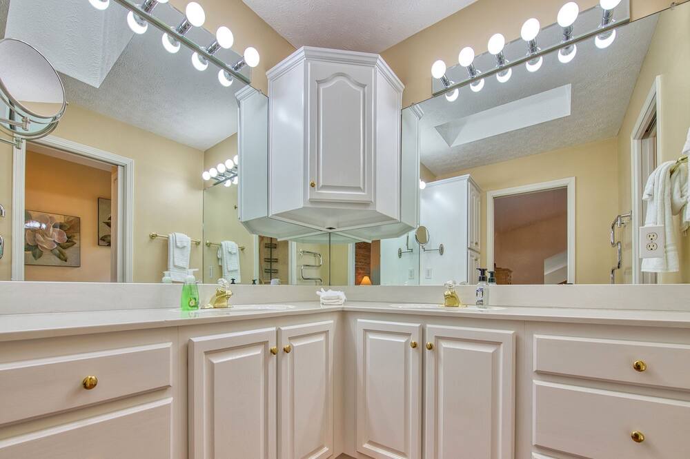 Photo of Kitchen in Maggie Valley