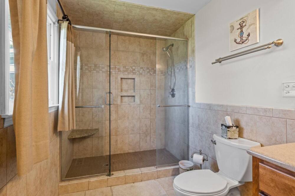 Photo of Bathroom in Straits