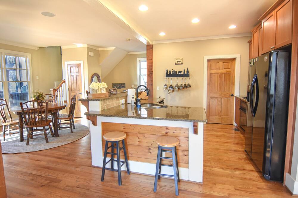 Photo of Kitchen in Big Canoe