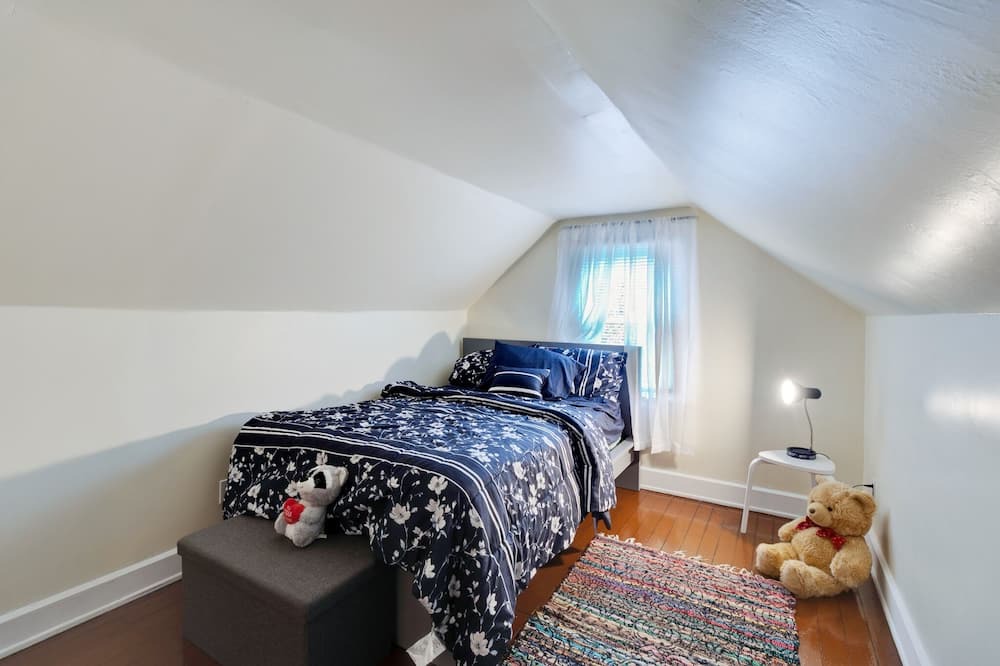 Photo of Bedroom in CUF