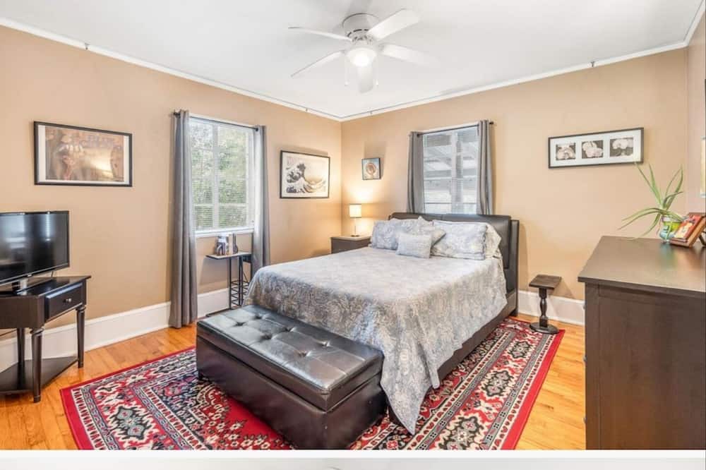 Photo of Bedroom in Charleston