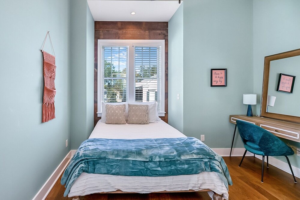 Photo of Bedroom in Westside