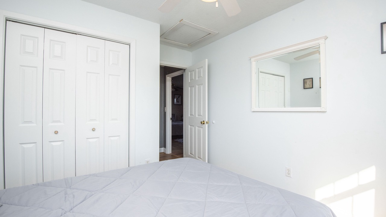Photo of Bedroom in Kodak