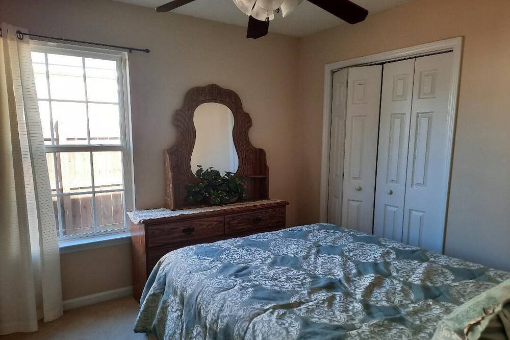 Photo of Bedroom in Apex