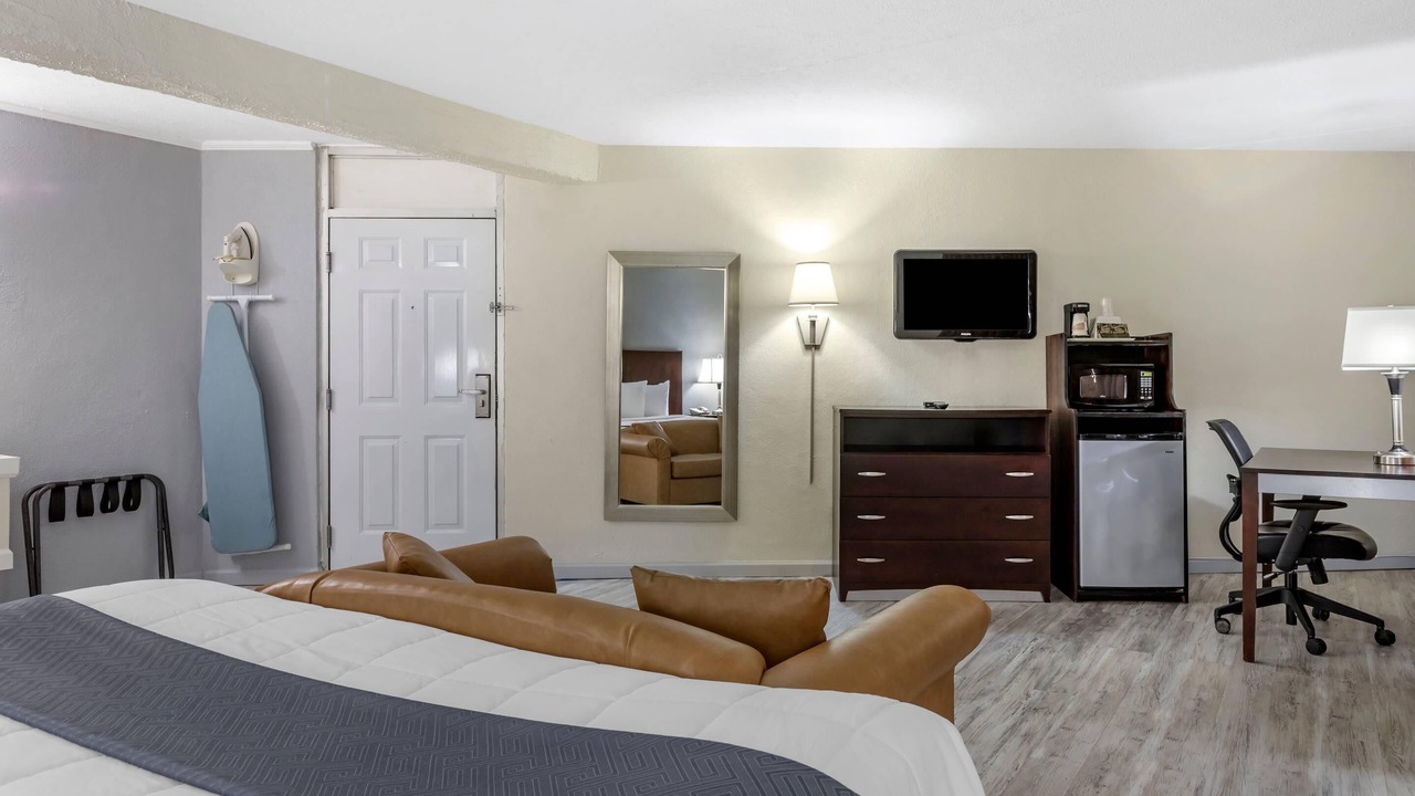 Photo of Bedroom in Conway
