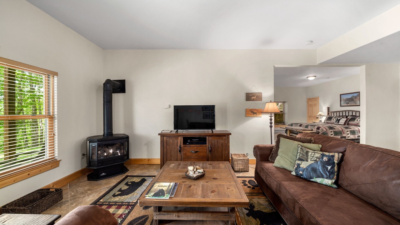 Photo of Livingroom in Cranberry Falls