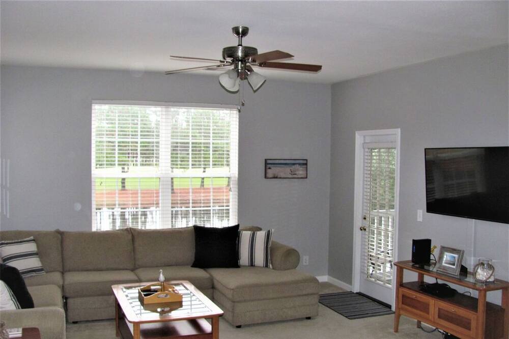 Photo of Livingroom in Sunset Beach