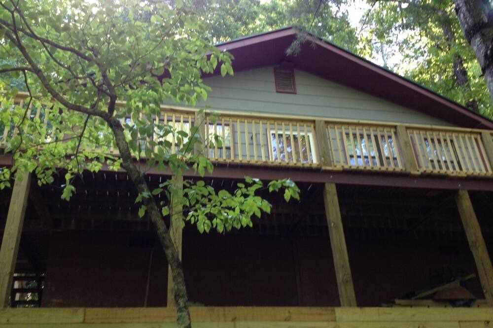 Photo of Outdoor in Hendersonville