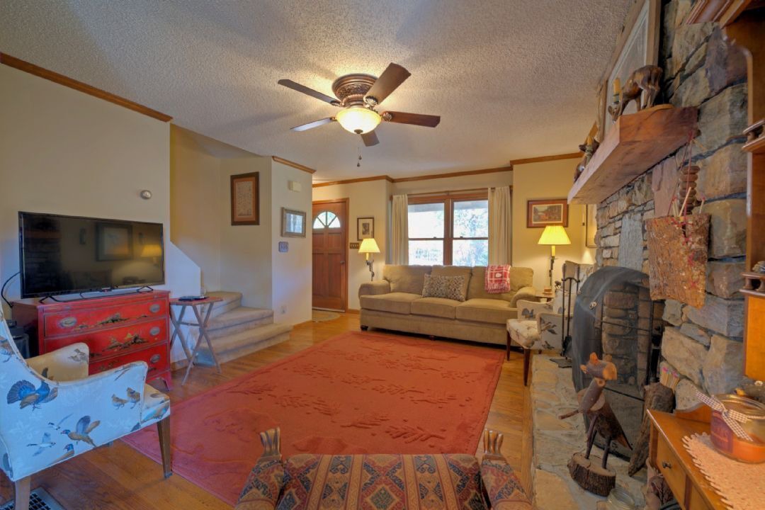 Photo of Livingroom in Weaverville