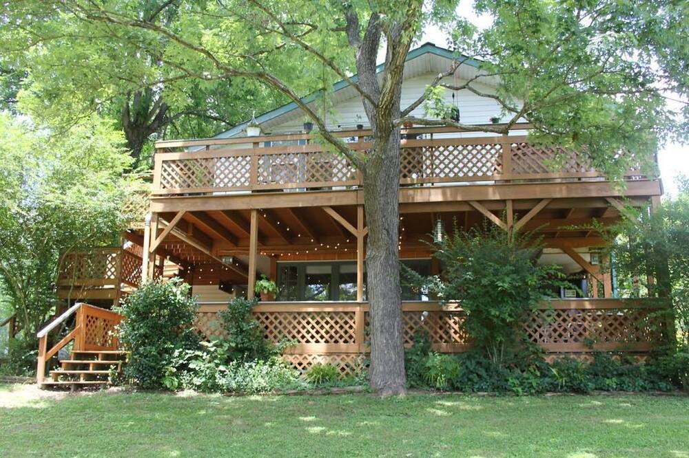 Photo of Outdoor in Ashland City