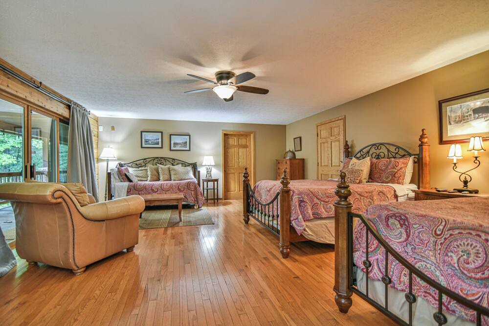 Photo of Bedroom in Candler