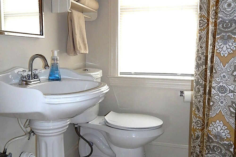 Photo of Bathroom in Midtown