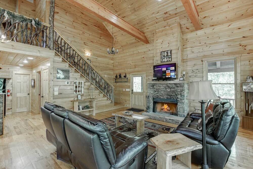 Photo of Livingroom in Cleveland