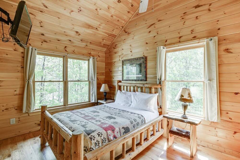 Photo of Bedroom in Cleveland