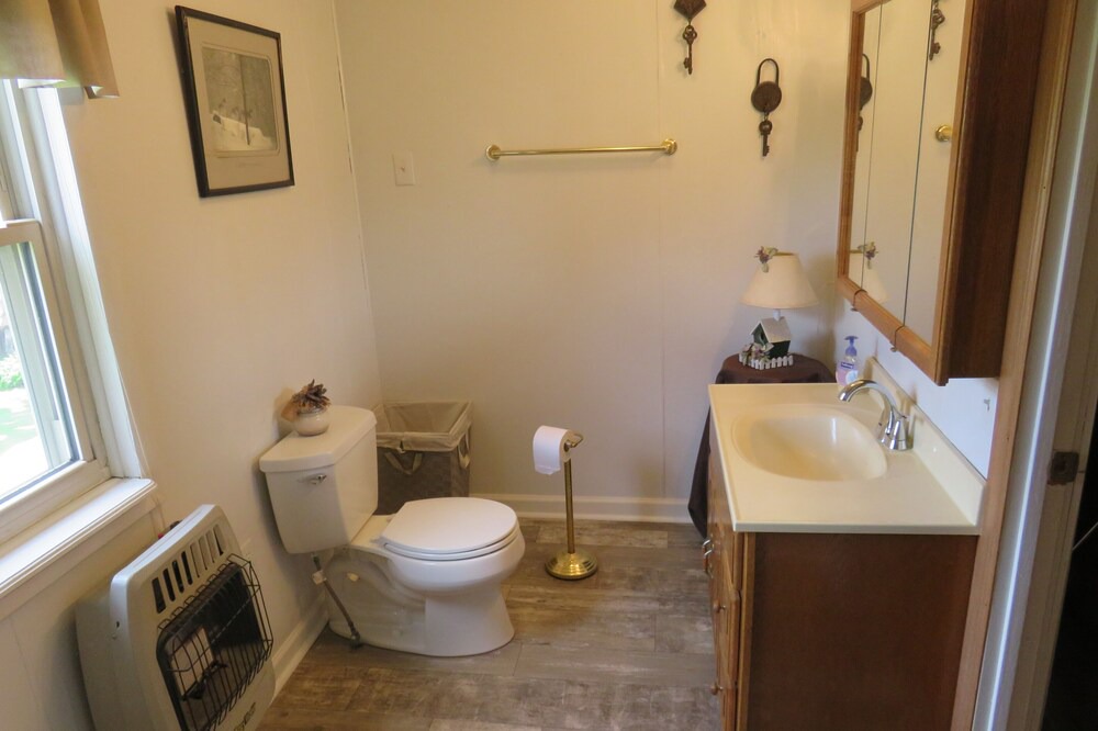 Photo of Bathroom in East Bernstadt