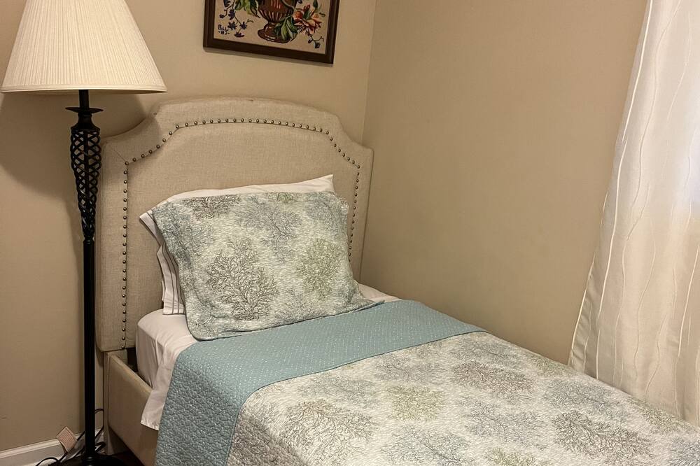 Photo of Bedroom in Black Mountain