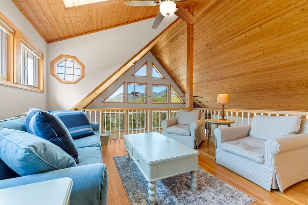 Photo of Livingroom in Sunset Cove