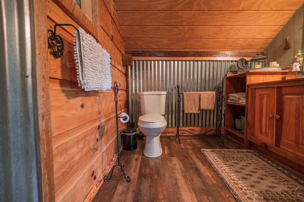 Photo of Bathroom in Laurel Bloomery