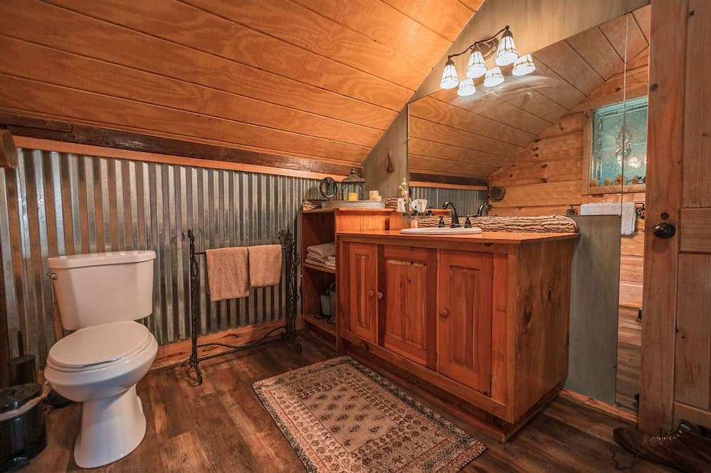 Photo of Bathroom in Laurel Bloomery