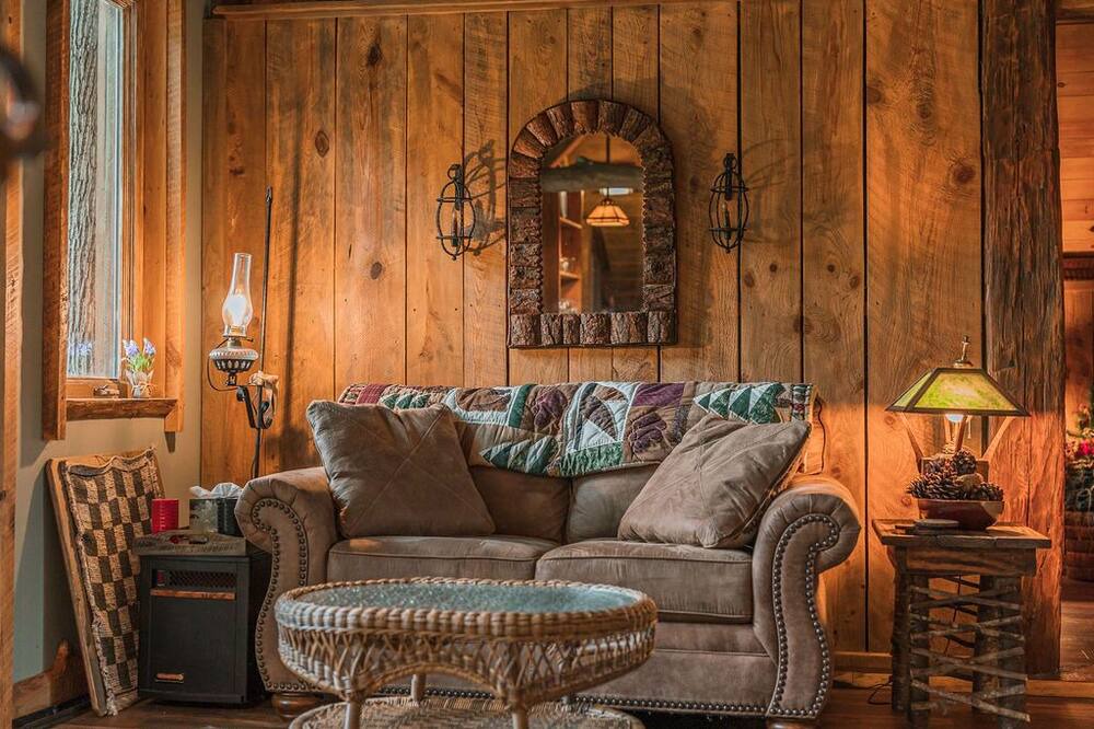 Photo of Livingroom in Laurel Bloomery