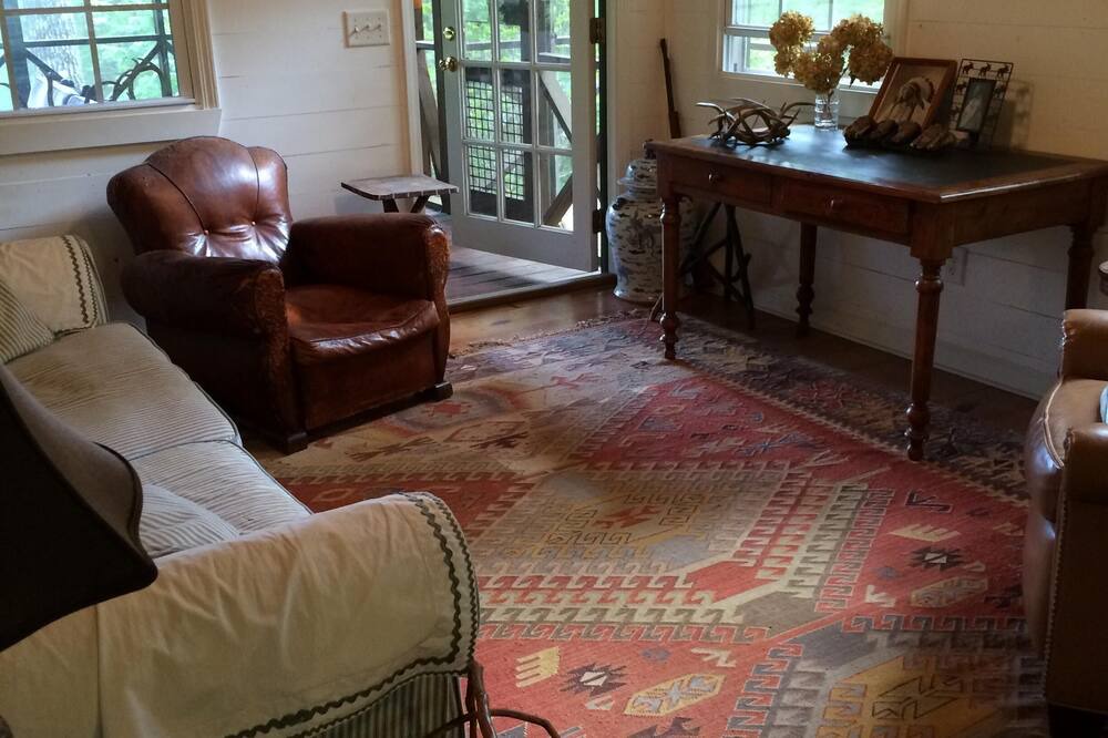 Photo of Bedroom in Dahlonega