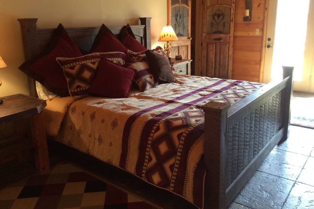 Photo of Bedroom in Butler