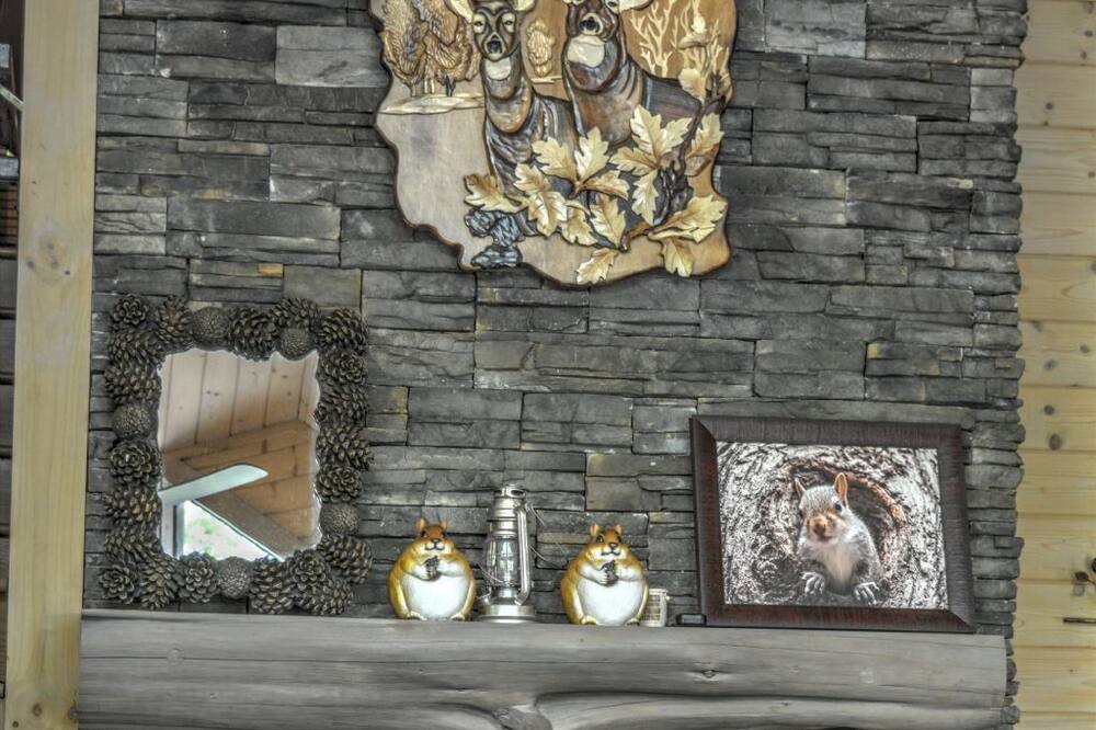 Photo of Livingroom in West Jefferson
