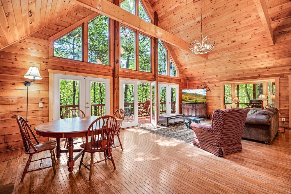 Photo of Livingroom in Jasper