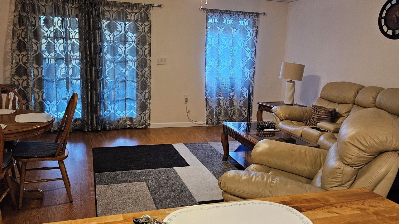 Photo of Livingroom in Oak Ridge