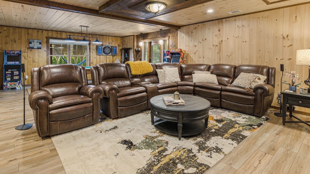 Photo of Livingroom in Cherry Log