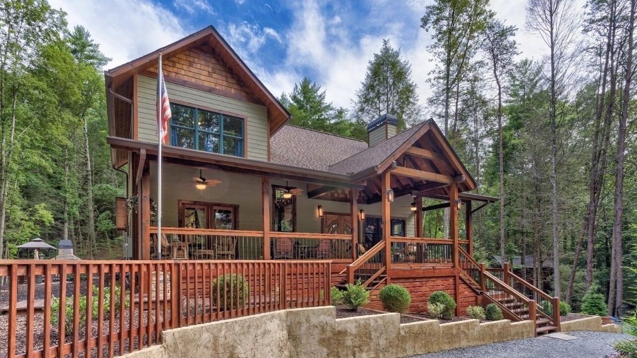 Photo of Outdoor in Cherry Log
