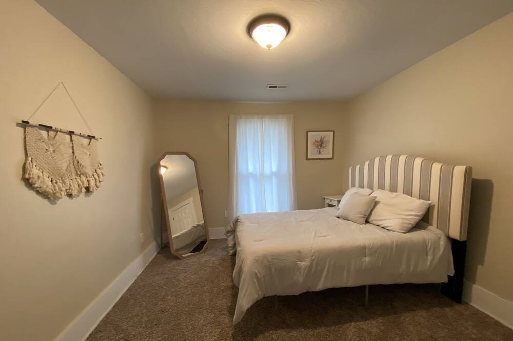 Photo of Bedroom in Ashland
