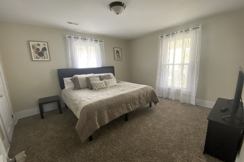 Photo of Bedroom in Ashland