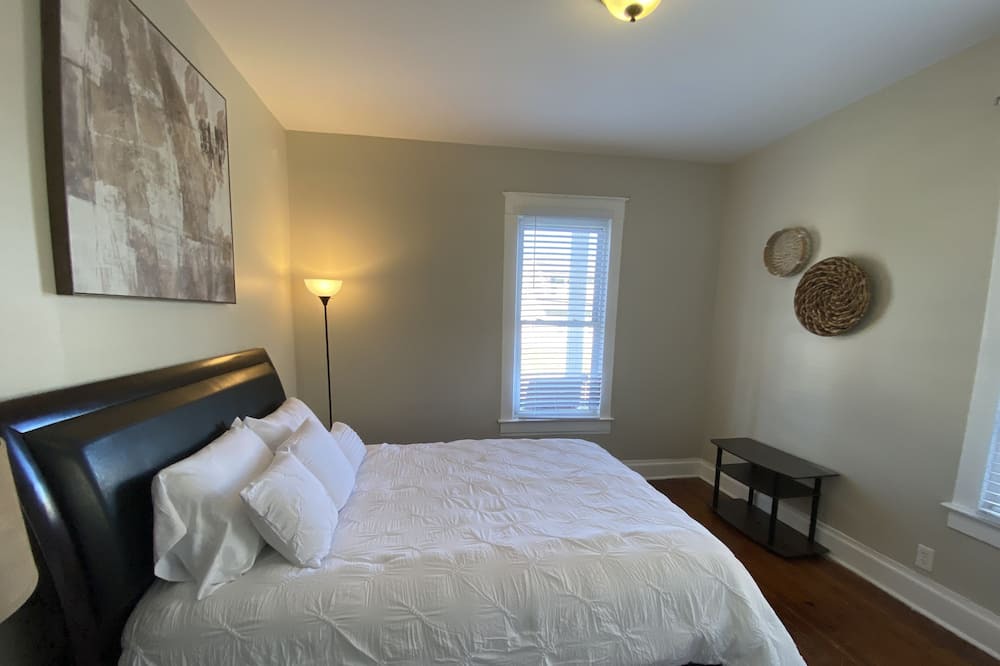 Photo of Bedroom in Ashland