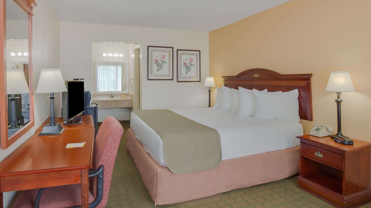 Photo of Bedroom in Candler