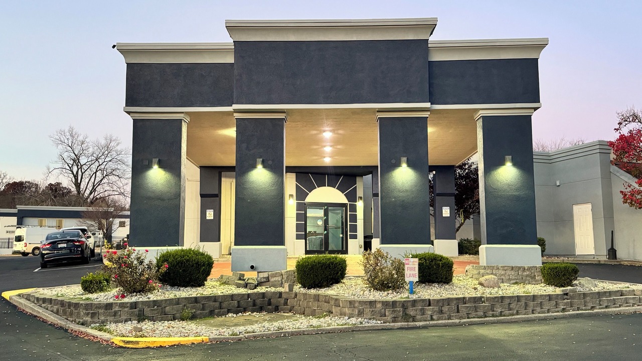 Photo of Outdoor in Roselawn Finance