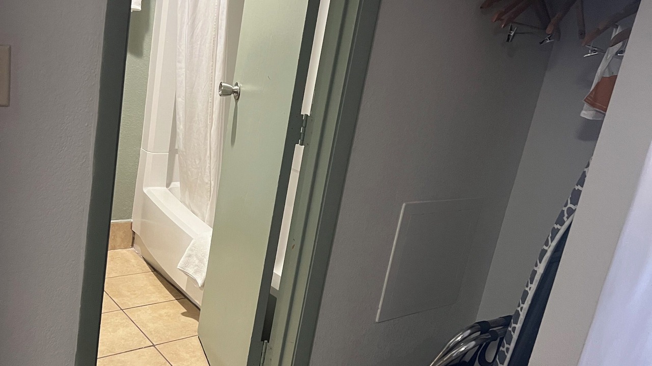 Photo of Bedroom in Roselawn Finance