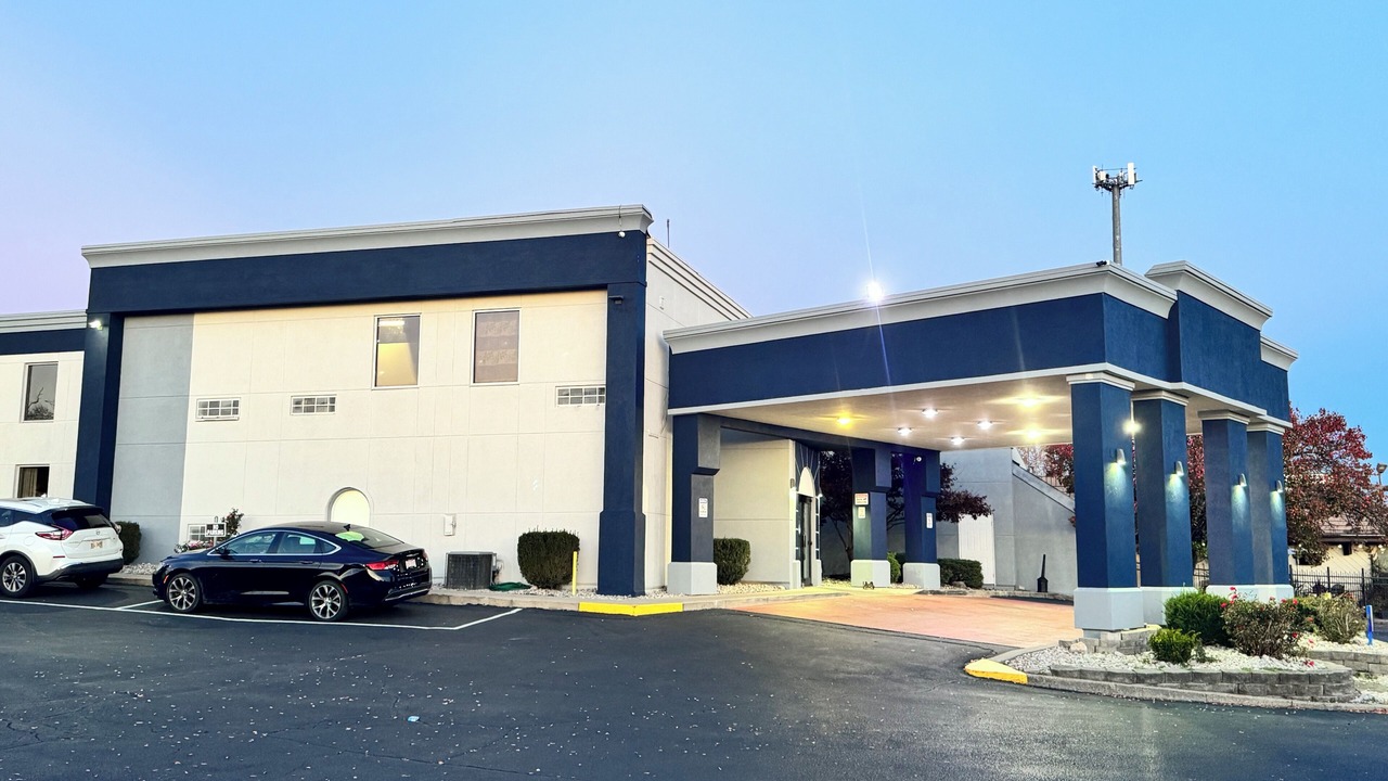 Photo of Outdoor in Roselawn Finance