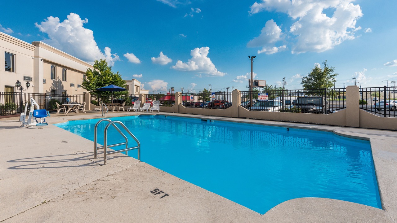 Photo of Outdoor in Roselawn Finance