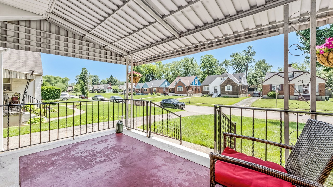 Photo of Patio Balcony in Roselawn Finance