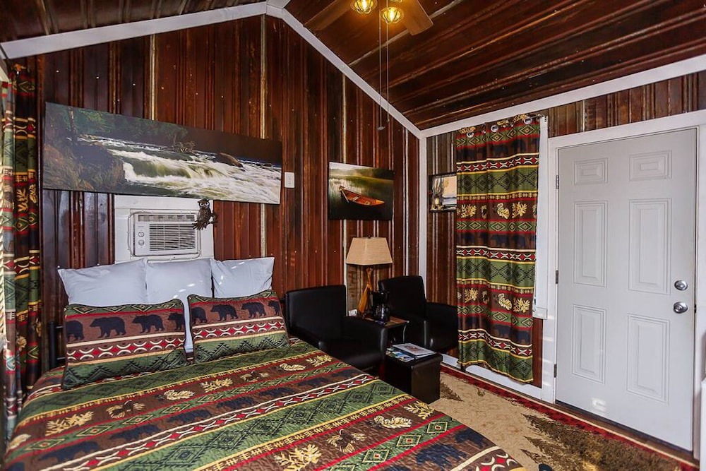Photo of Bedroom in Benton