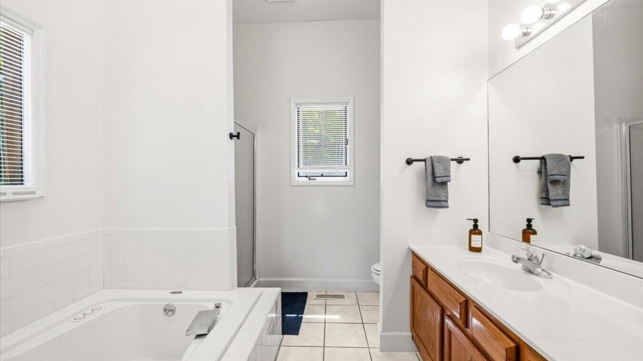 Photo of Bathroom in La Follette