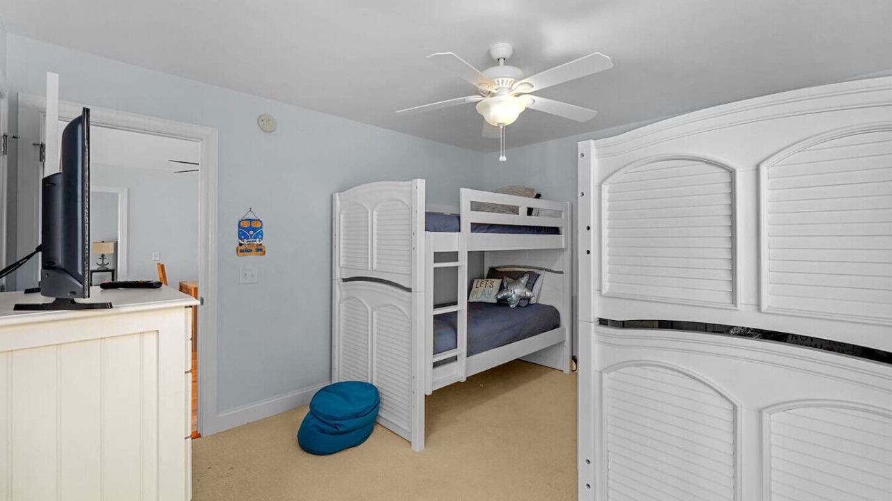 Photo of Bedroom in Cherry Grove Beach