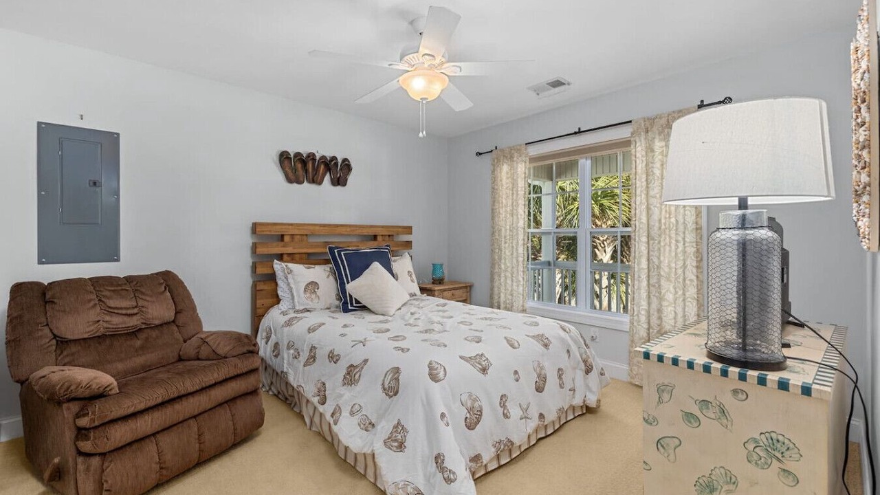Photo of Bedroom in Cherry Grove Beach