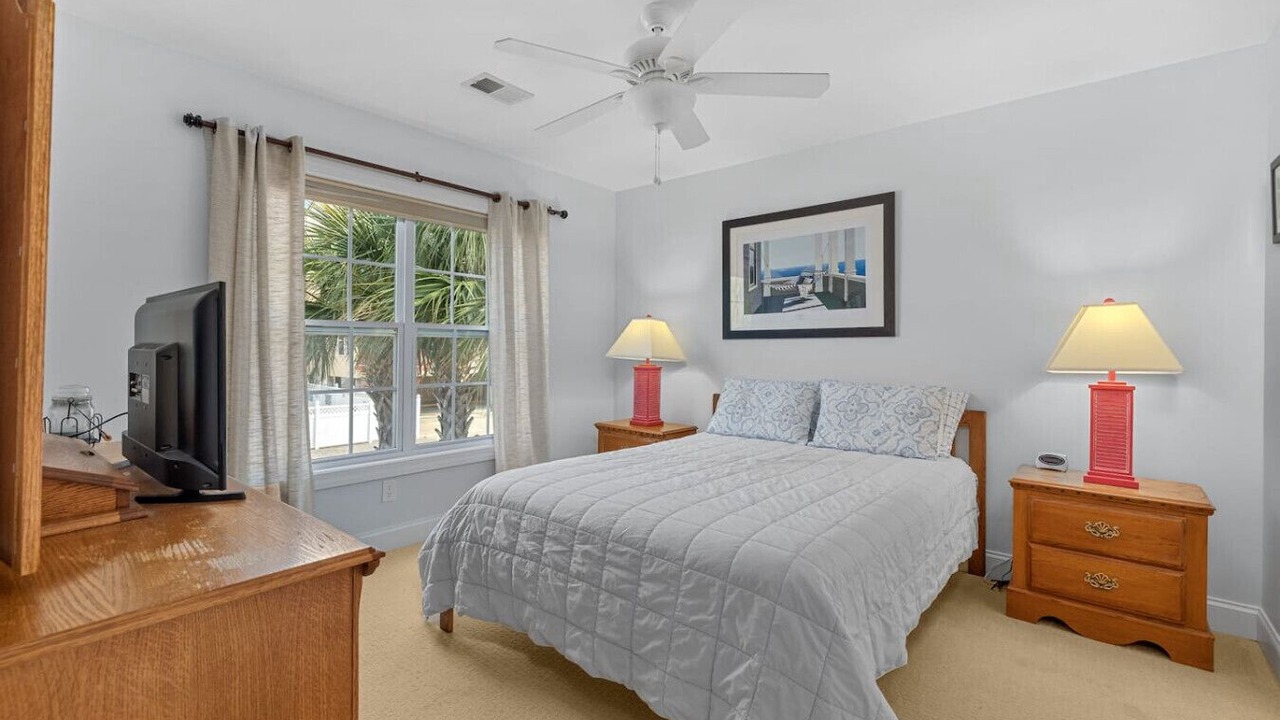 Photo of Bedroom in Cherry Grove Beach