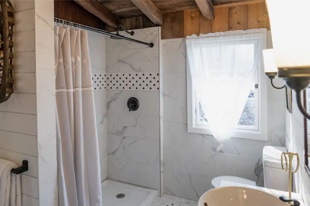 Photo of Bathroom in Hendersonville