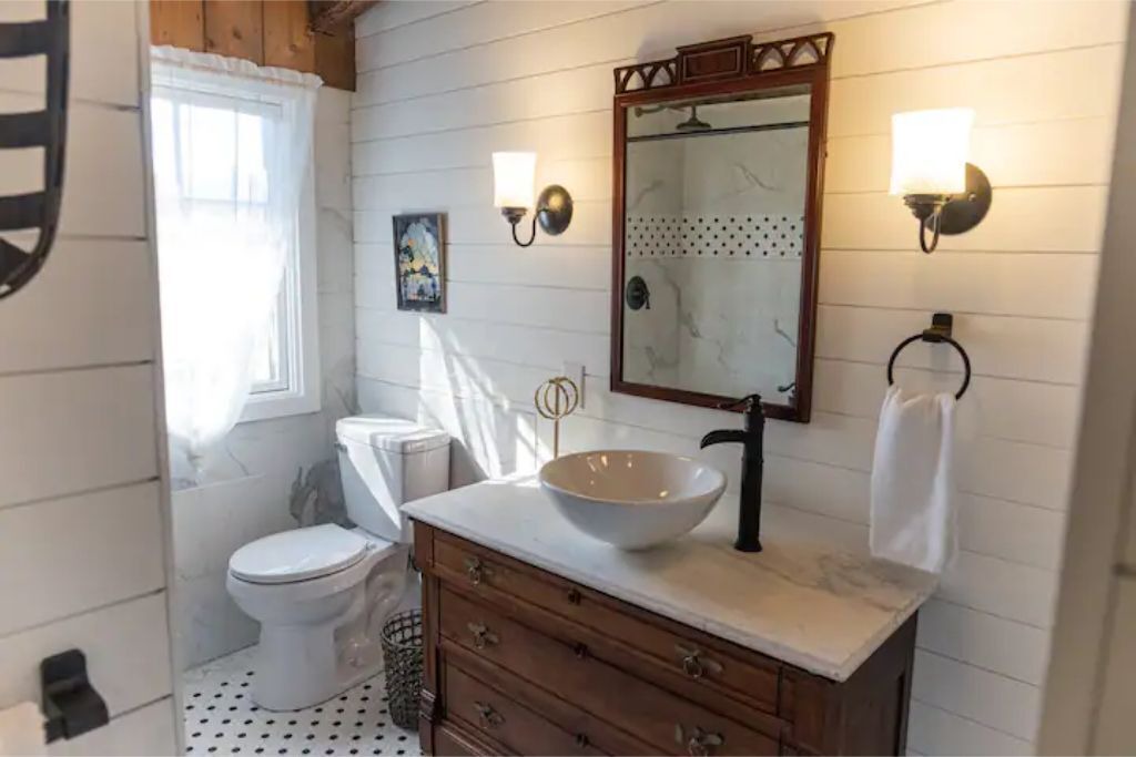 Photo of Bathroom in Hendersonville