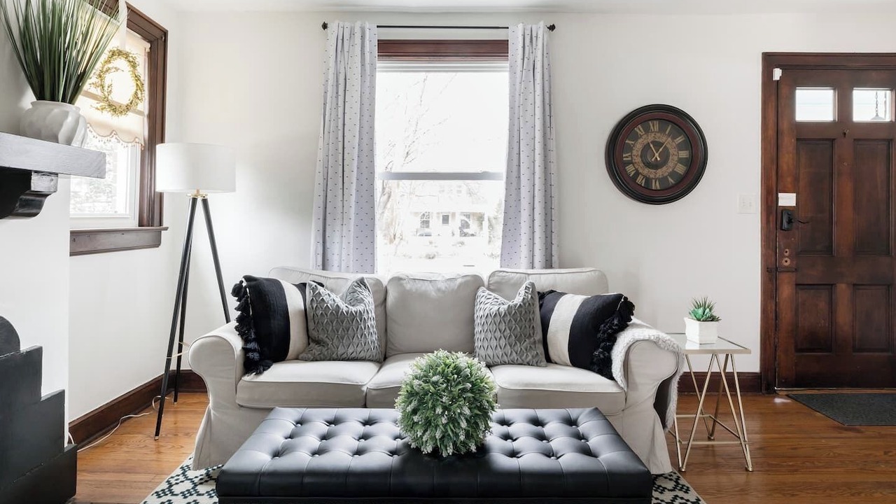 Photo of Livingroom in Lockeland Springs