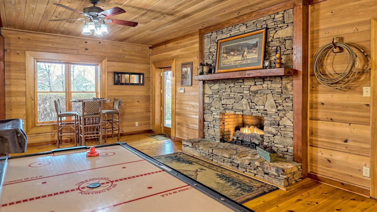 Photo of Bedroom in Sautee Nacoochee